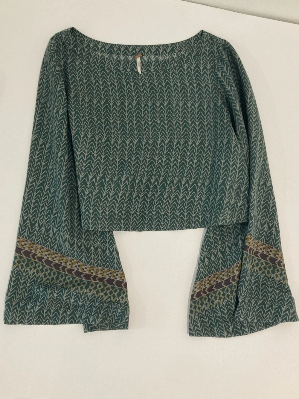 Free People Jade Green Stars Aligned Patterned Bell Sleeve Crop Blouse Top - Picture 10 of 14